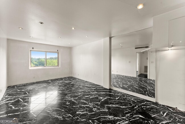 Foto del edificio - 2285 Peachtree Rd NE