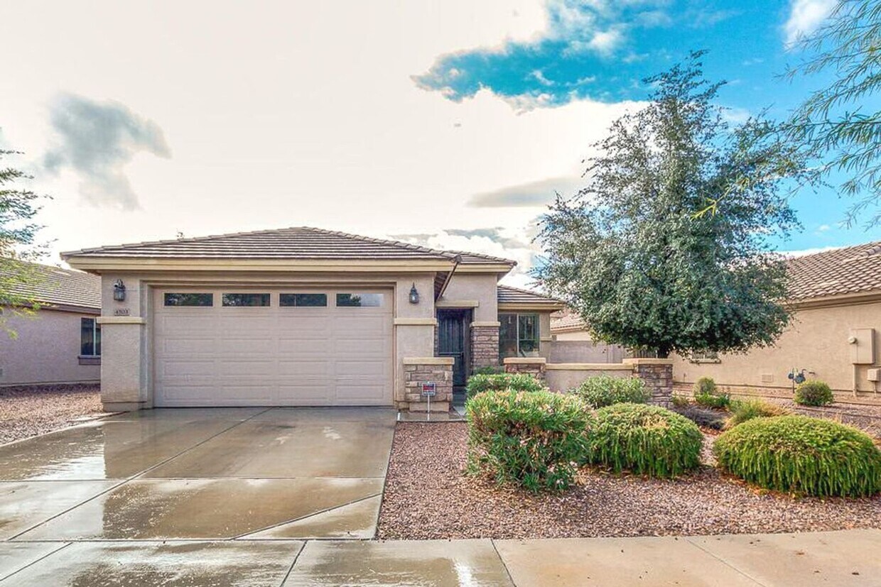 Primary Photo - POWER RANCH SINGLE LEVEL 3 BEDROOM HOME