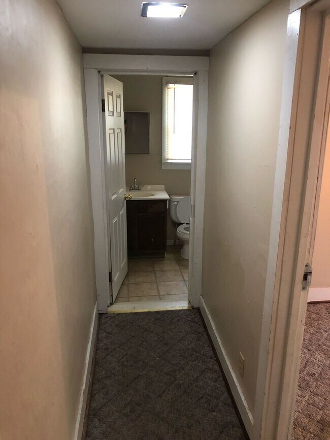 Foto del edificio - $875 - 2 bed 1 bath - Single Family Home