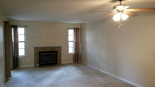 Foto del edificio - 2 bdrm, 2 bath 1050 SqFt, Carmel Mtn 2nd f...