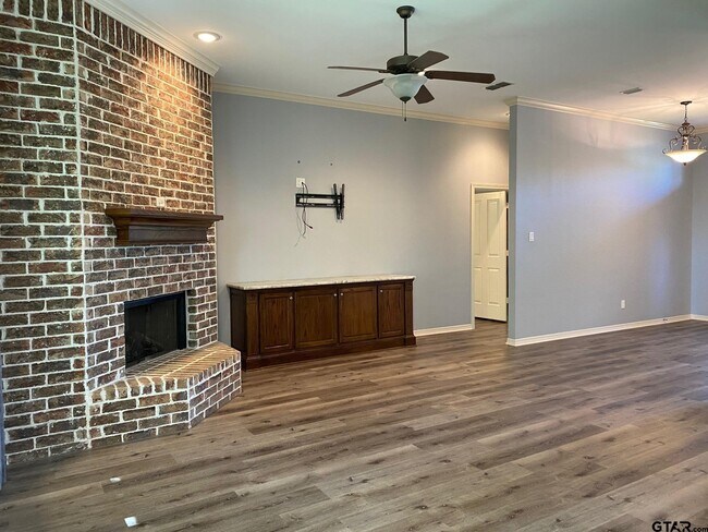 Building Photo - 5402 Andover Dr