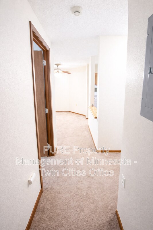 Foto del edificio - 221 Grand Ave W