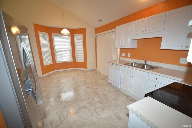 Foto del edificio - 5173 Parkerwood Dr