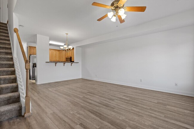 Foto del edificio - 3-bedroom 2-bathroom townhome now availabl...