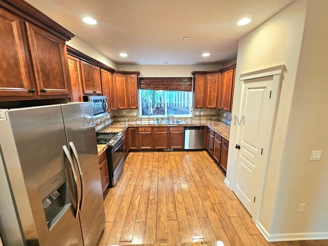 Building Photo - 9994 SE Old Town Ct