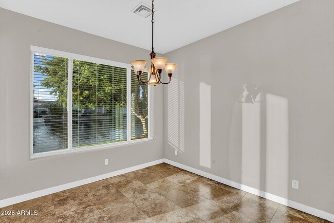 Foto del edificio - 1414 W Coral Reef Dr