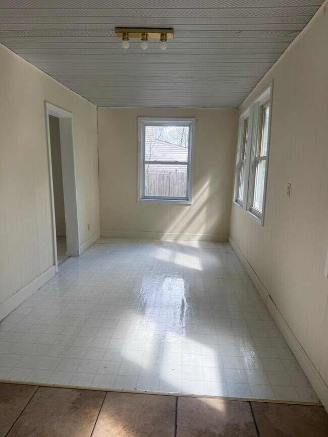 Building Photo - 29 N Whitney Ave