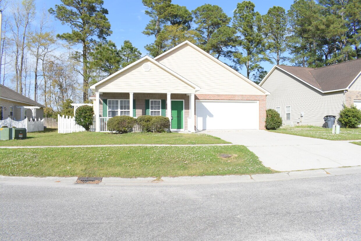 1004 Lake Norman Ln, Leland, NC 28451 House Rental in Leland, NC