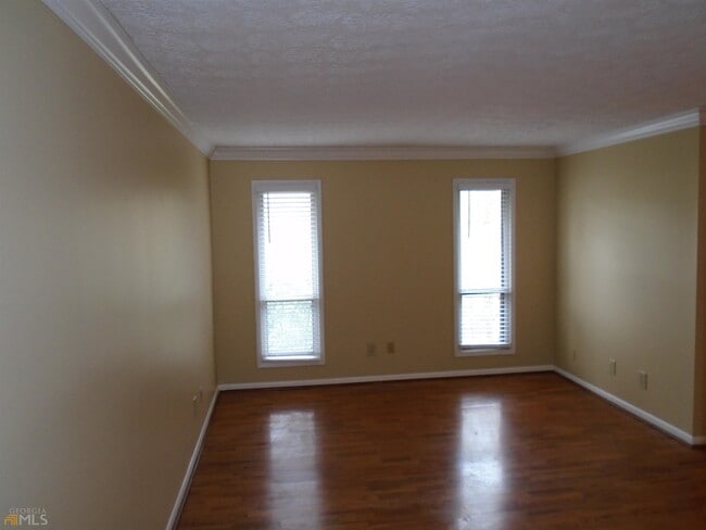 Building Photo - 5155 Roswell Rd