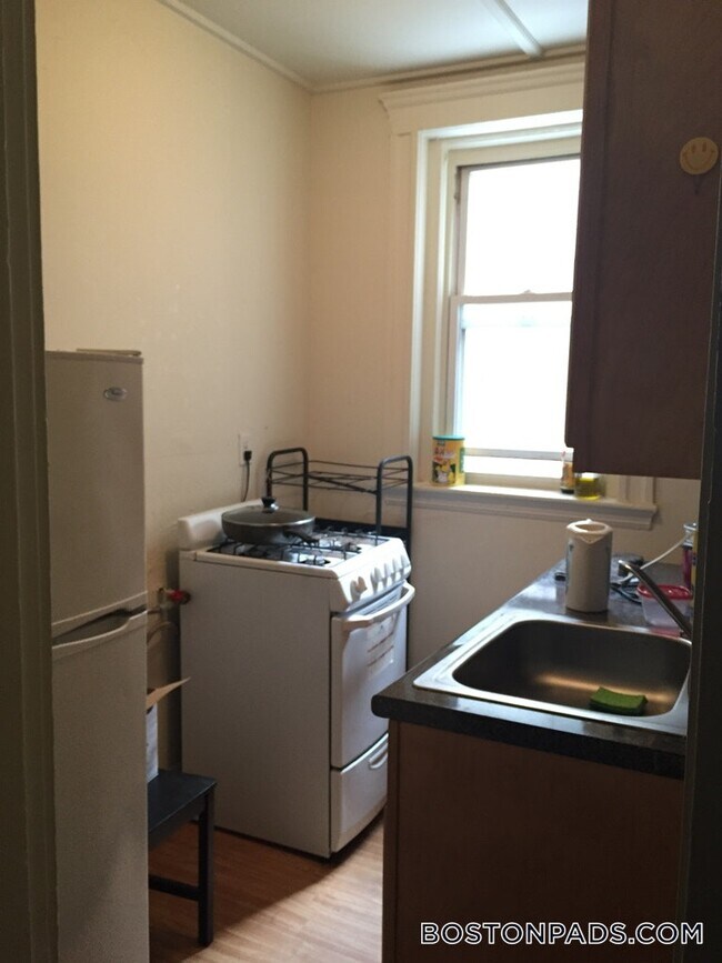 Building Photo - 1179 Boylston St