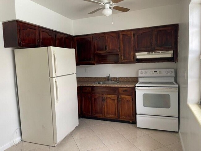 Foto del edificio - 2 bedroom in Hollywood FL 33020