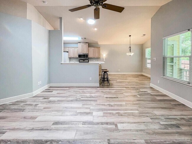 Foto del edificio - 5920 N Bay Point Dr