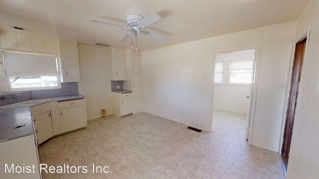 Building Photo - 2 br, 2 bath House - 38632 Vineland Ave
