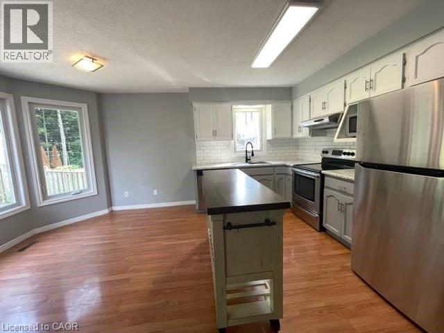 Photo du bâtiment - 214 Benesfort Crescent