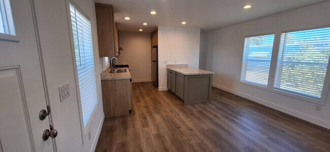 Foto del edificio - 4388 E Lake Mead Blvd