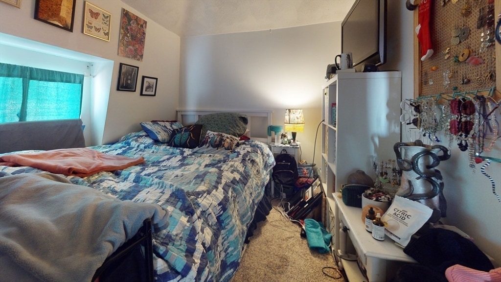 Building Photo - 12 Lyman St