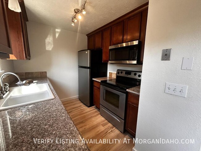 Foto del edificio - 4853 W Targee St