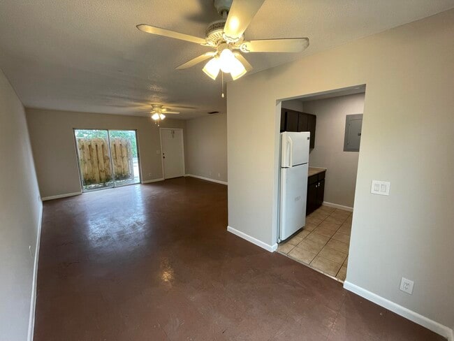 Building Photo - 1500 Forest Hill Blvd