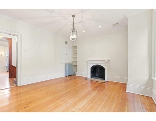 Building Photo - 2 Rangeley Rd
