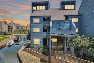 Building Photo - 12500 Melville Dr