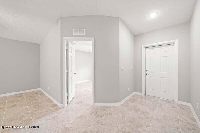 Building Photo - 351 Abello Rd SE