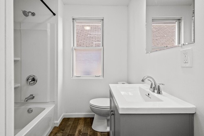 Building Photo - DAZZLING 3 BED, 2 BATH HOUSE AVAILABLE IN ...