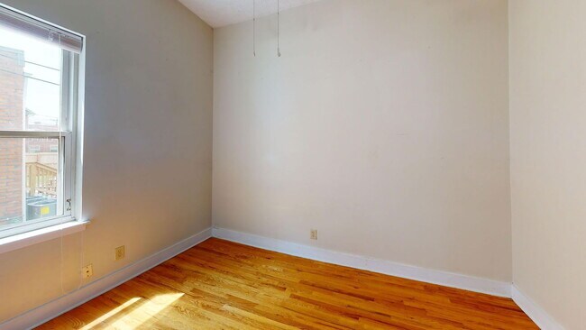 Foto del edificio - 1369 Summit St