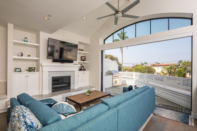 Building Photo - 801 Olive Ave