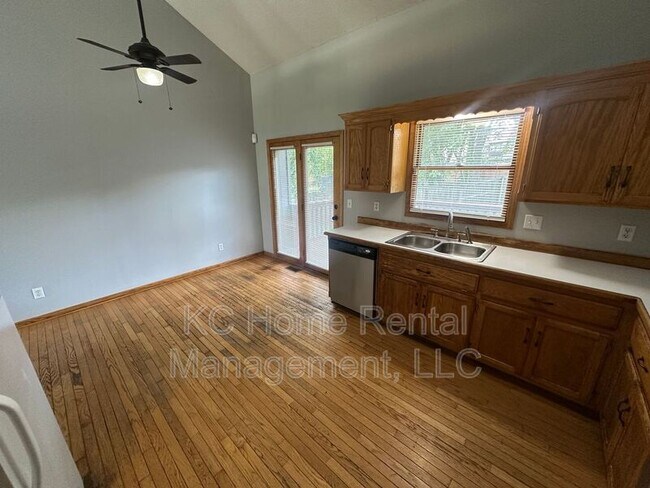 Building Photo - 7324 N Oakland Ave