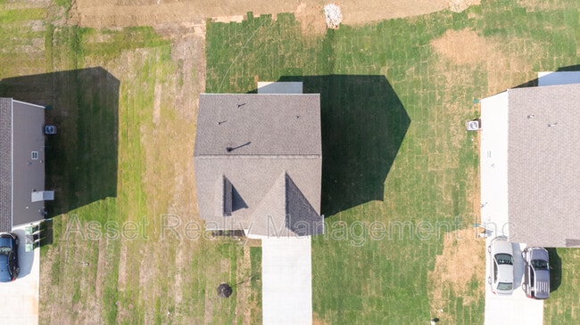 Building Photo - 4831 Birchcrest Ln