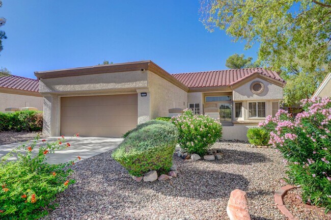Foto del edificio - 55+ Age Restricted Sun City Summerlin! 2 BED + 2 BATH + 2 CAR GARAGE!