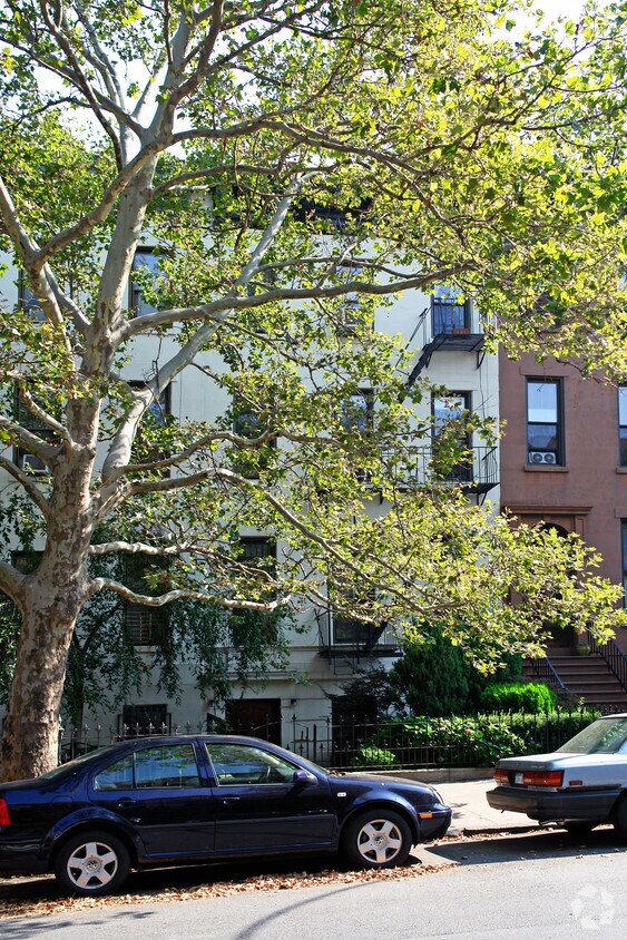 Building Photo - 487 3rd St