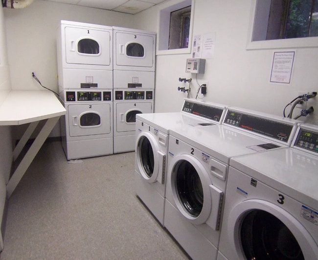 Foto del edificio - 97 Strathmore Rd