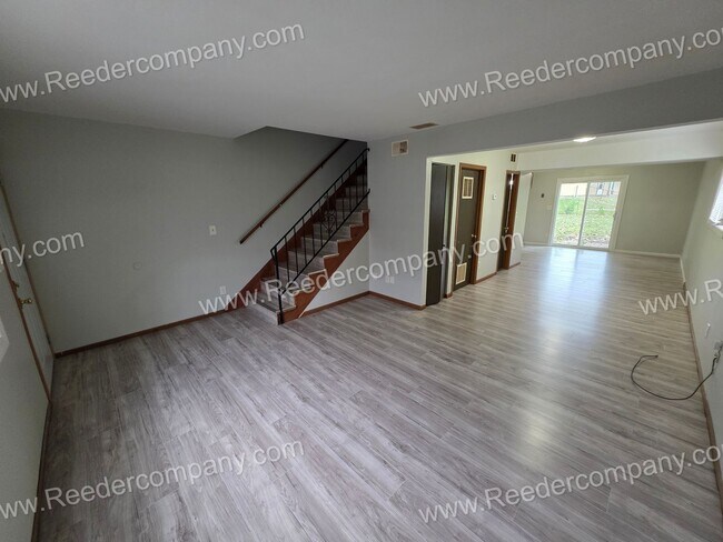 Foto del edificio - 3865-3871-3871 W 73rd Ct