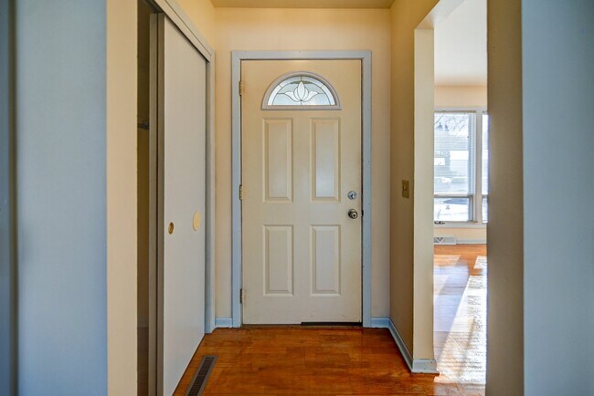 Foto del edificio - 12 Brompton Cir