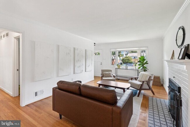 Building Photo - 5006 Flanders Ave