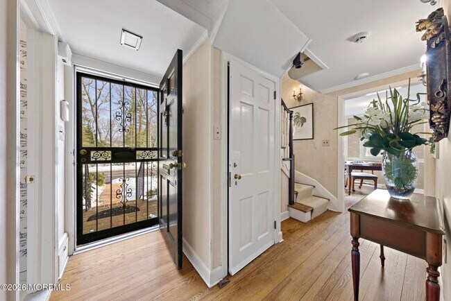 Building Photo - 606 Bridlemere Ave