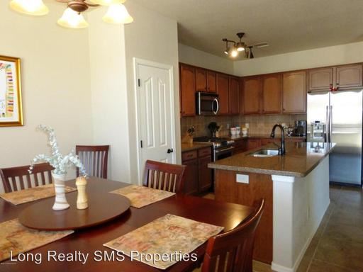 Building Photo - 548 Temple Dr
