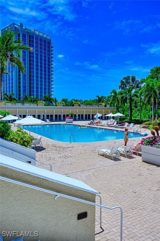 Foto del edificio - 7117 Pelican Bay Blvd