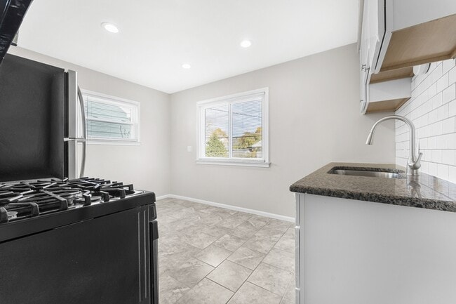 Foto del edificio - 6463 Weddel St