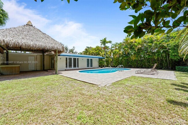 Foto del edificio - 12730 Ixora Rd