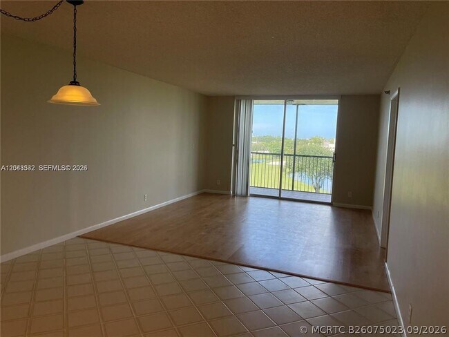 Building Photo - 3100 W Rolling Hills Cir