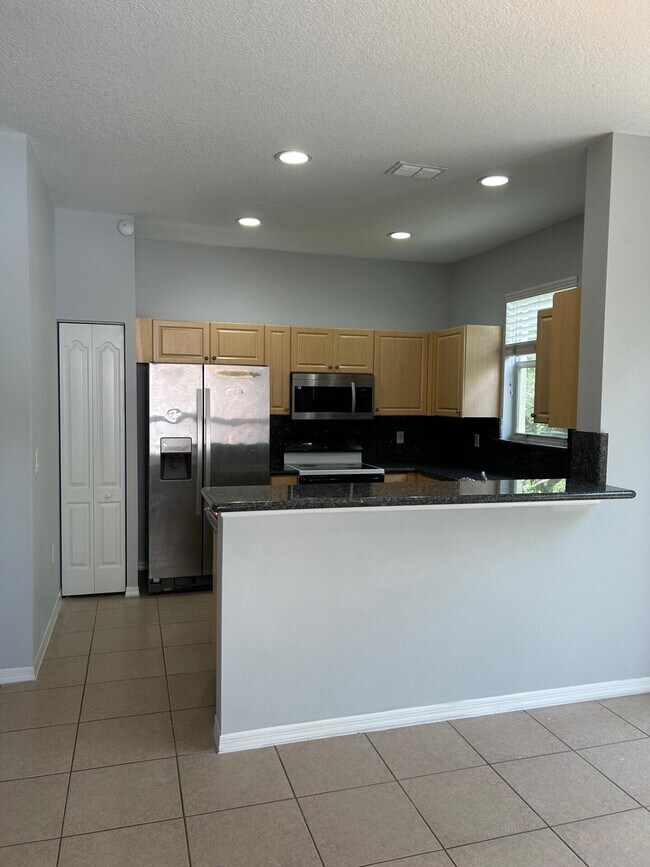 Foto del edificio - 1412 Seminole Palms Dr