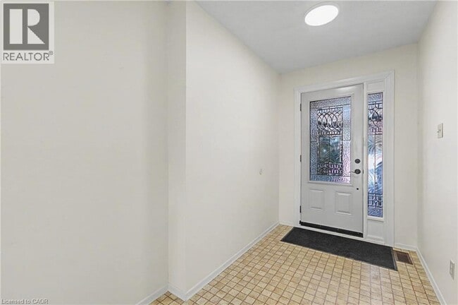 Building Photo - 114 Dovercliffe Rd