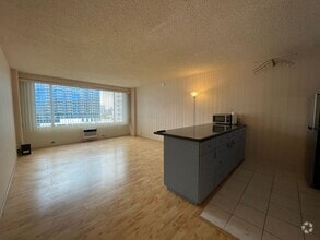 Building Photo - 747 Amana St