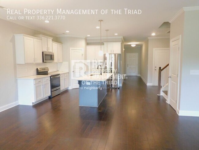 Foto del edificio - 6826 Magnolia Pk Ct