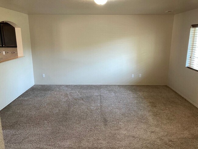 Foto del edificio - 1013 Dove~2 of 4 Bedrooms Have En Suite Ba...