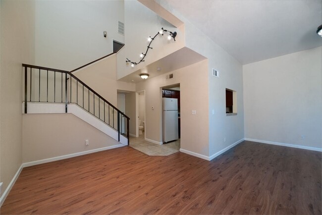 Building Photo - **$1,000 Off Second Month’s Rent!** Modern...