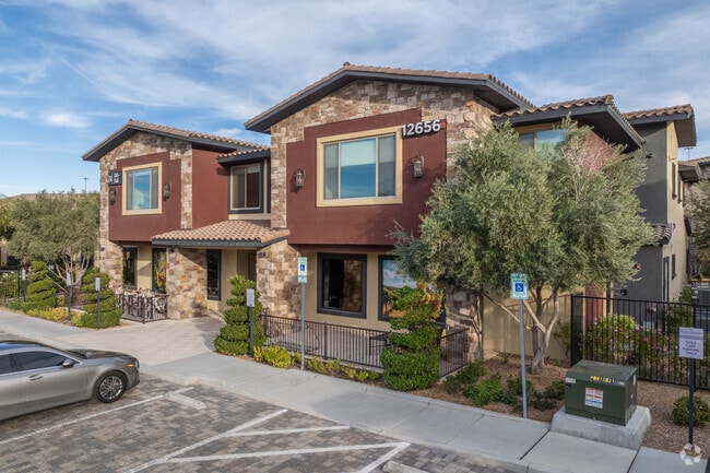 Leasing Office - Tuscan Highlands