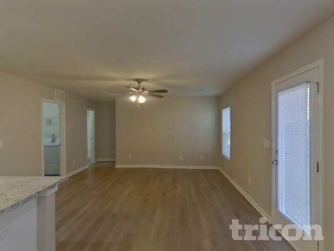 Foto del edificio - 631 Buckskin Rd